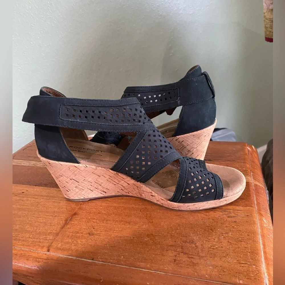 Rockport Women's Cobb Hill Black Leather Laser Cut Design Wedge Sandals Size 9